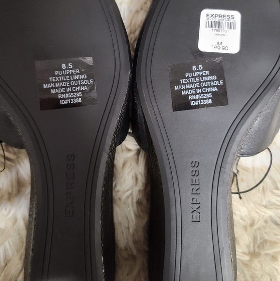 NWT Express Sandals - Picture 5 of 5